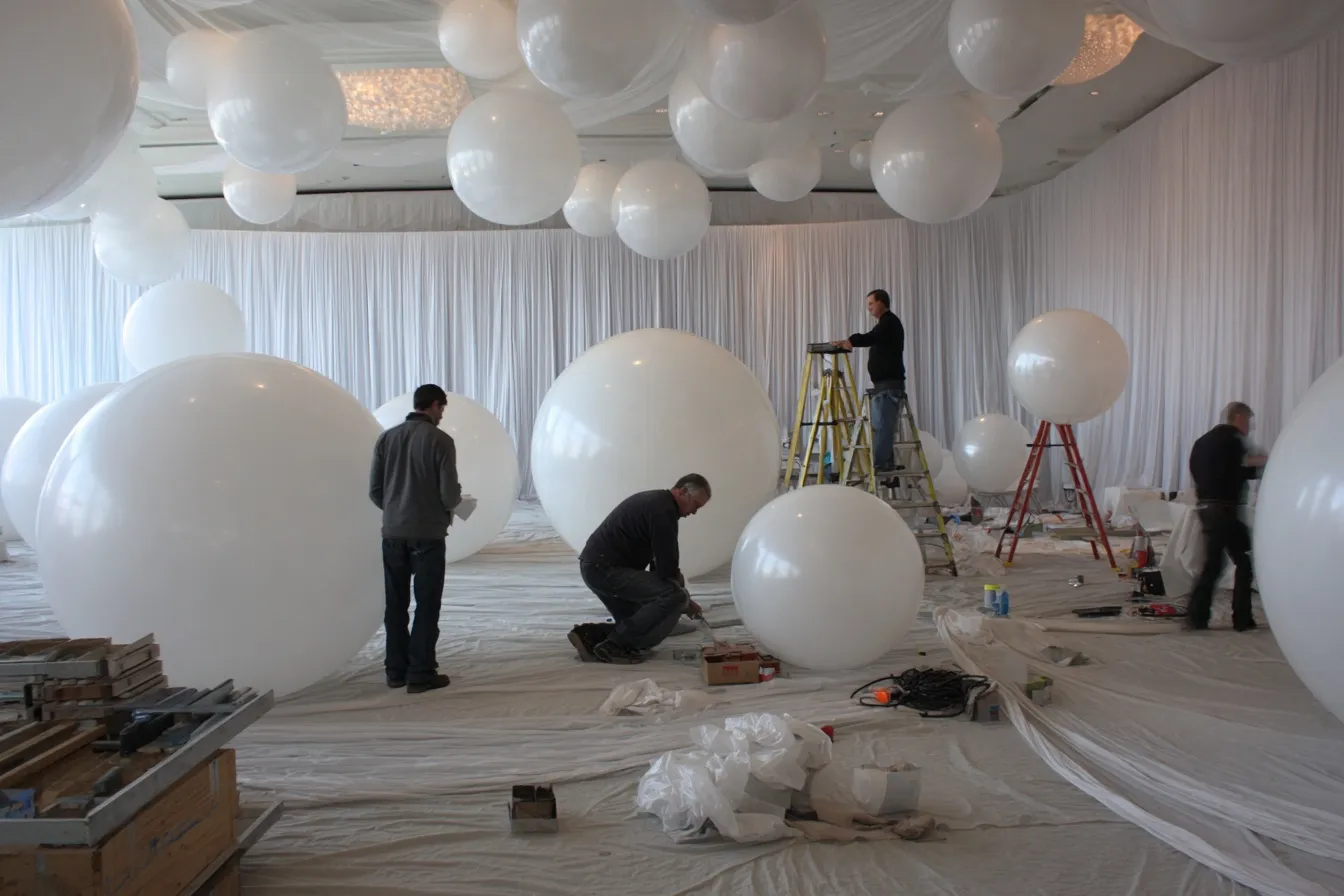 Volume Calculator with inputs for sphere, cylinder, cone, prism, and pyramid, unit selection, and a clearly labeled volume output.